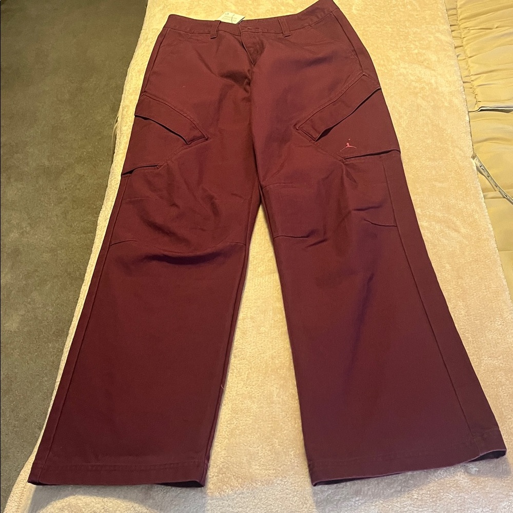 Jordan Chicago Cargo in Burgundy